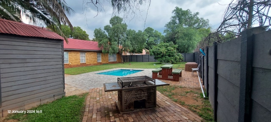 3 Bedroom Property for Sale in Geelhoutpark North West